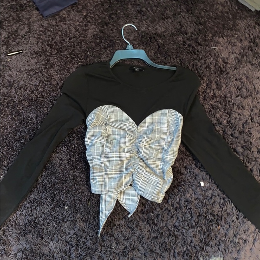 Long sleeve crop top